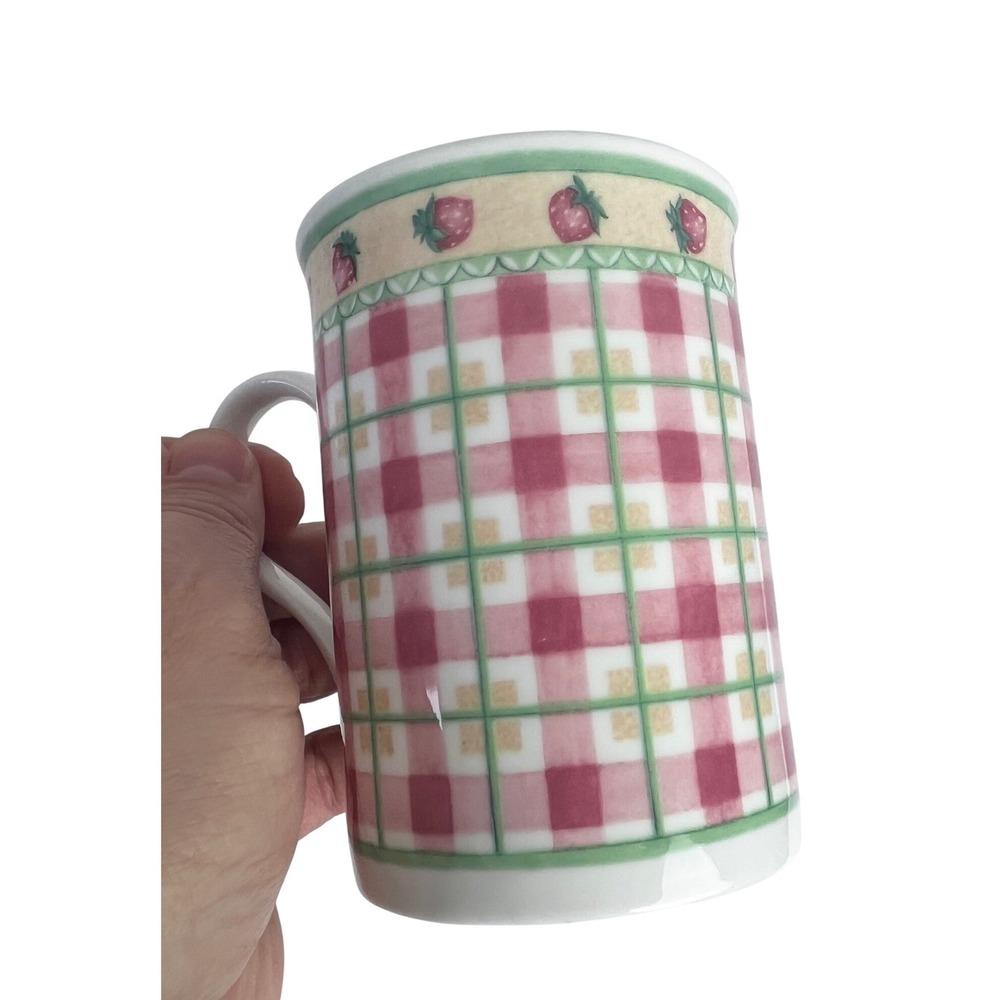 Vintage‎ Crown Trent England Strawberry Gingham Mug Cottage English Farmhouse - Picture 2 of 4